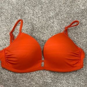 34DD Shade & Shore swim top